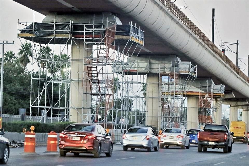 Los 168 capiteles y trabes de la Línea 2 del Metro presuntamente presentan fallas de diseño y habría que cambiarlos repararlos.