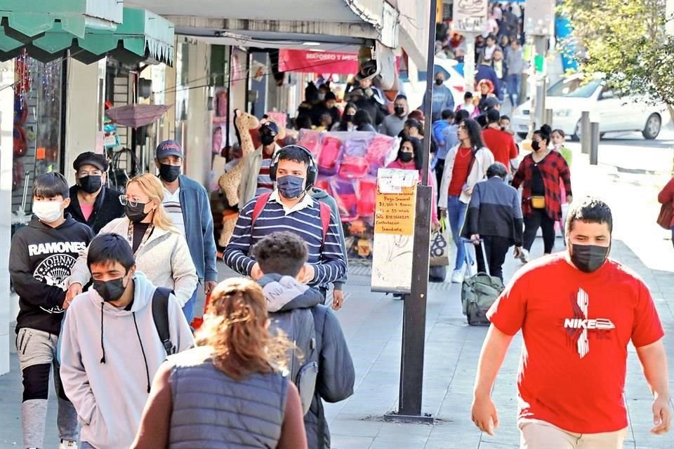  De acuerdo con neumólogos, los síntomas en algunos de sus pacientes son cada vez peores y tardan más en recuperarse.