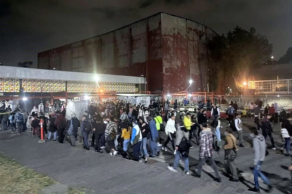 Usuarios del Metro resintieron ayer los traslados por el cierre parcial de la Línea 3, traslados aumentaron hasta 1 hora.