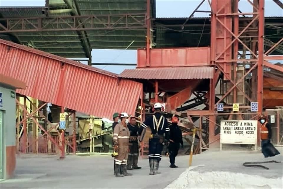 El accidente fue reportado en la mina conocida como La Huiche, cerca de la Carretera Iturbide-Galeana.