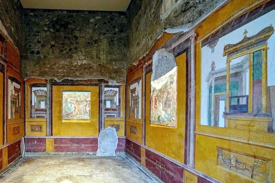 Los antiguos frescos que adornan esta estancia lucen bien conservados.