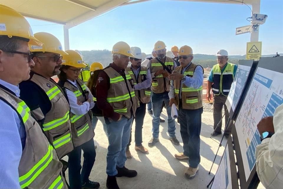 Germán Martínez visitó la obra en la Presa Libertad.