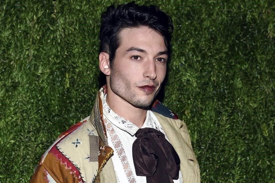 Ezra Miller se declaró culpable de allanamiento ilegal y con eso evitó ir a la cárcel; ahora enfrentará un año de libertar condicional.