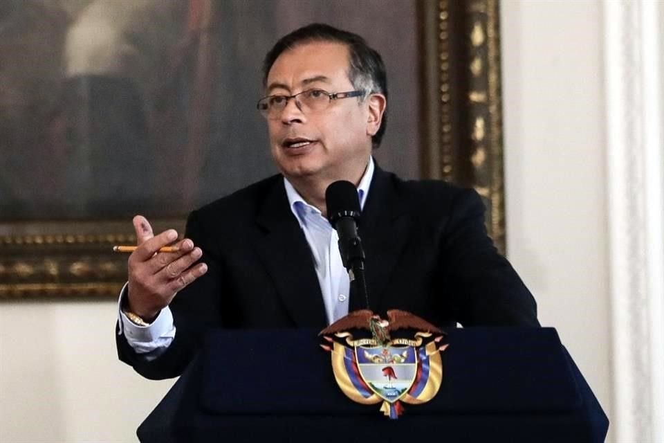 El Presidente Gustavo Petro pidió investigar las supuestas violaciones de soldados a niñas indígenas.