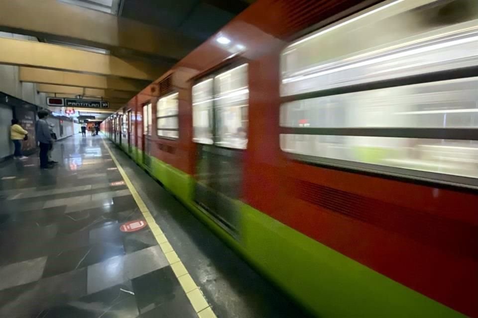 En el segundo día de la GN en el Metro se produjeron protestas; en ese marco, Sheinbaum, informó que abrieron indagatorias por sabotaje.