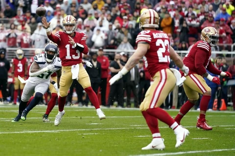 Brock Purdy llevó de su brazo al triunfo a los 49s.