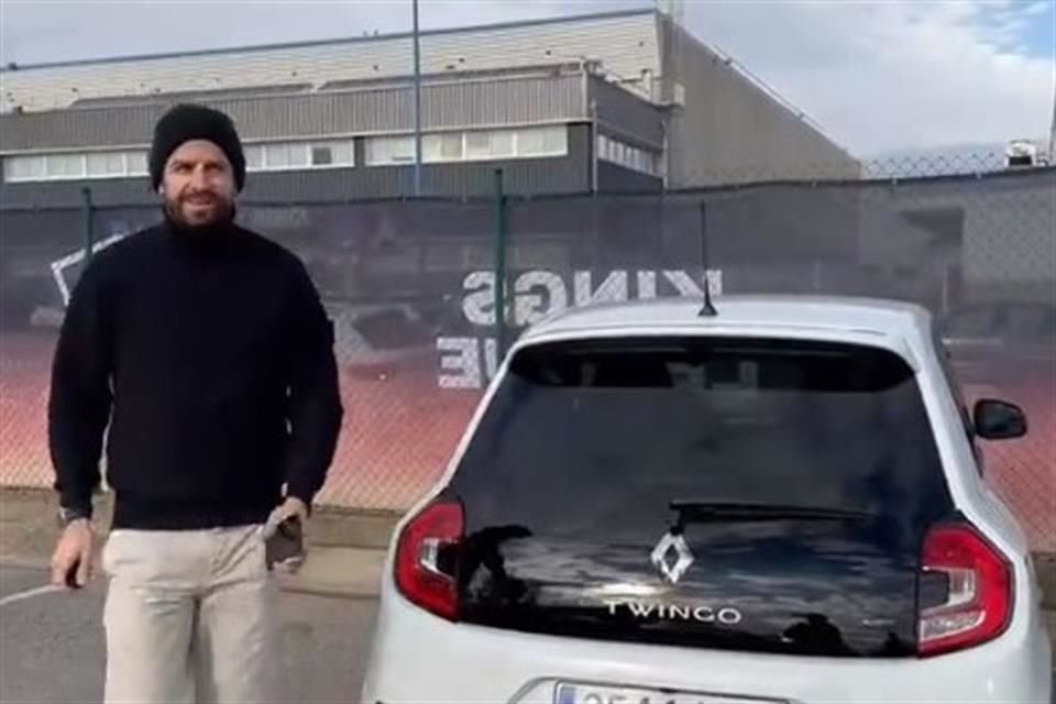 Gerard Piqué manejó un auto Twingo como parte de las acciones en respuesta a la canción 'Shakira: Bzrp Music Sessions, Vol.53'.