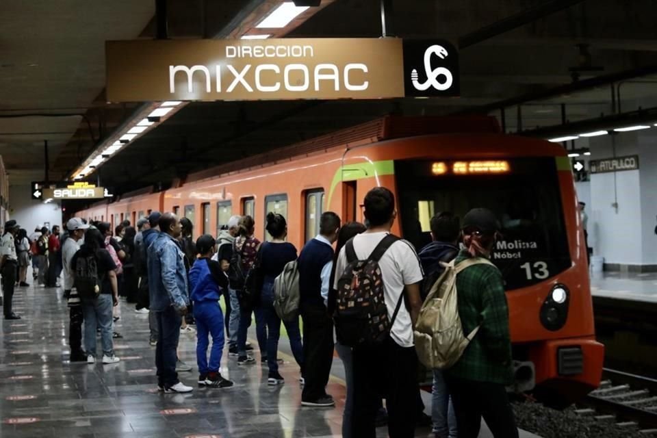 Con un tono festivo, Sheinbaum inauguró la Línea 112, ruta que se mantenía cerrada tras el colapso en estación Olivos que dejó 26 muertos.