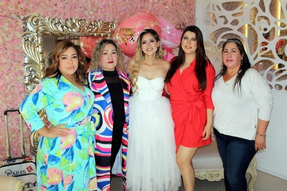 Blanca Juárez, Mónica Franco, Any Galindo, Nora Cantú y Brenda Méndez