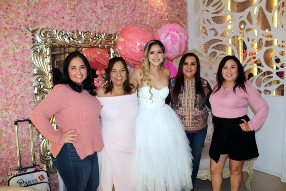 Mayela Garza Aguirre, Paty Mata, Any Galindo, Fabiola Loera y Areli González,