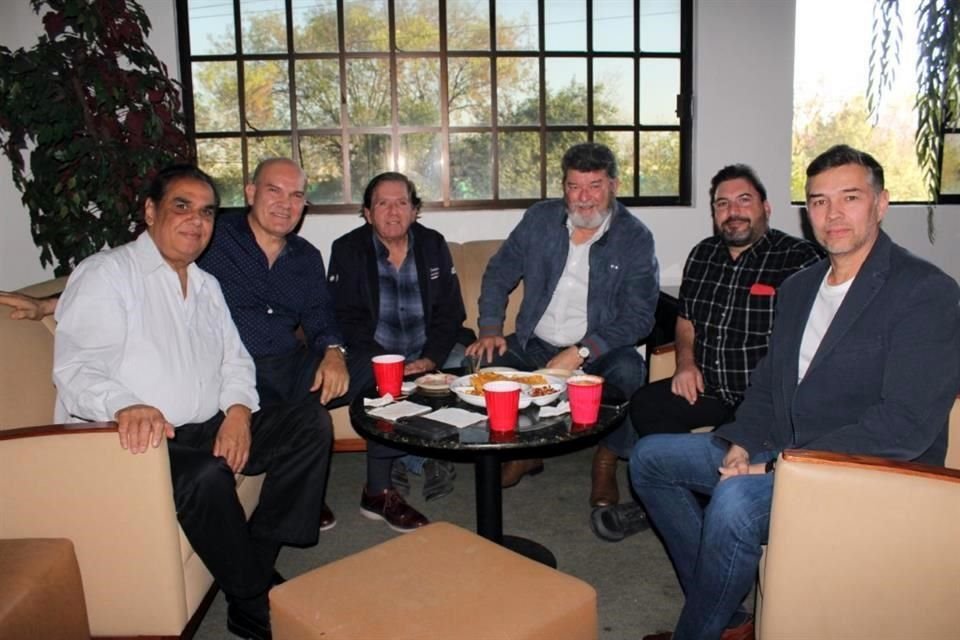 José Gaxiola, Jaime Zambrano, Víctor Gómez, Gilberto Jiménez, Manuel Soto y Samuel Gámez