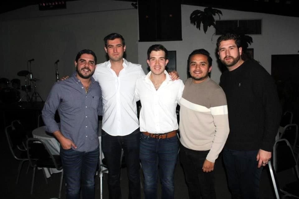 Raúl Saenz, Rafael Lizárraga, Gerardo Lozano, Nando Hinojosa y Marco Valdovinos