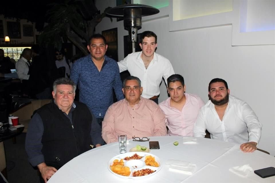 Iván Taret, Gerardo Lozano, Víctor Gerardo Lozano Guajardo, Luis Roberto Lozano, Daniel Bernal y Luis Roberto Lozano Jr.