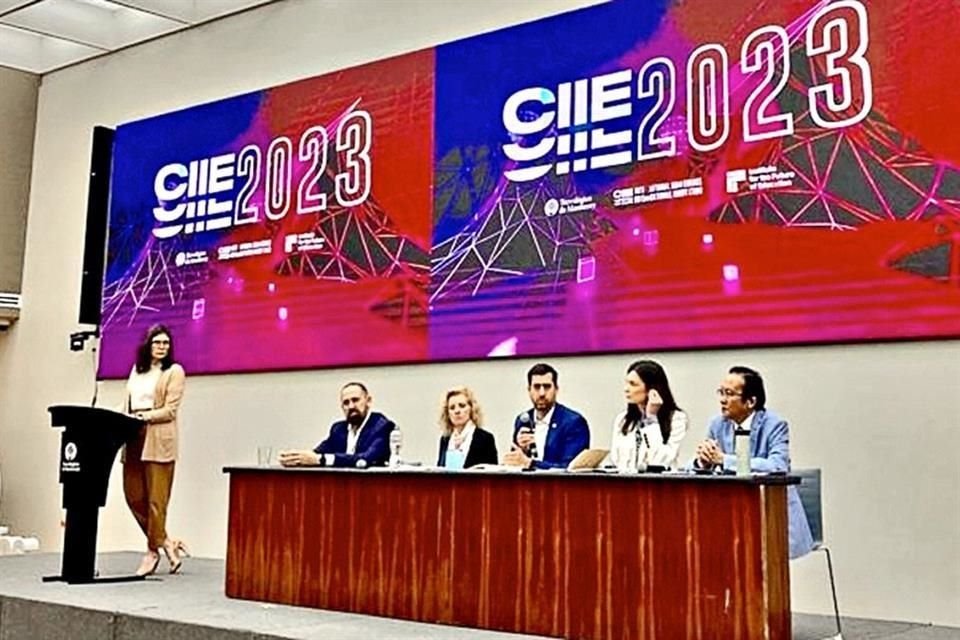 Jos Escamilla (izq. a der.); Cheryl Regehr; Juan Pablo Murra; Nina Smidt y Michael Fung.