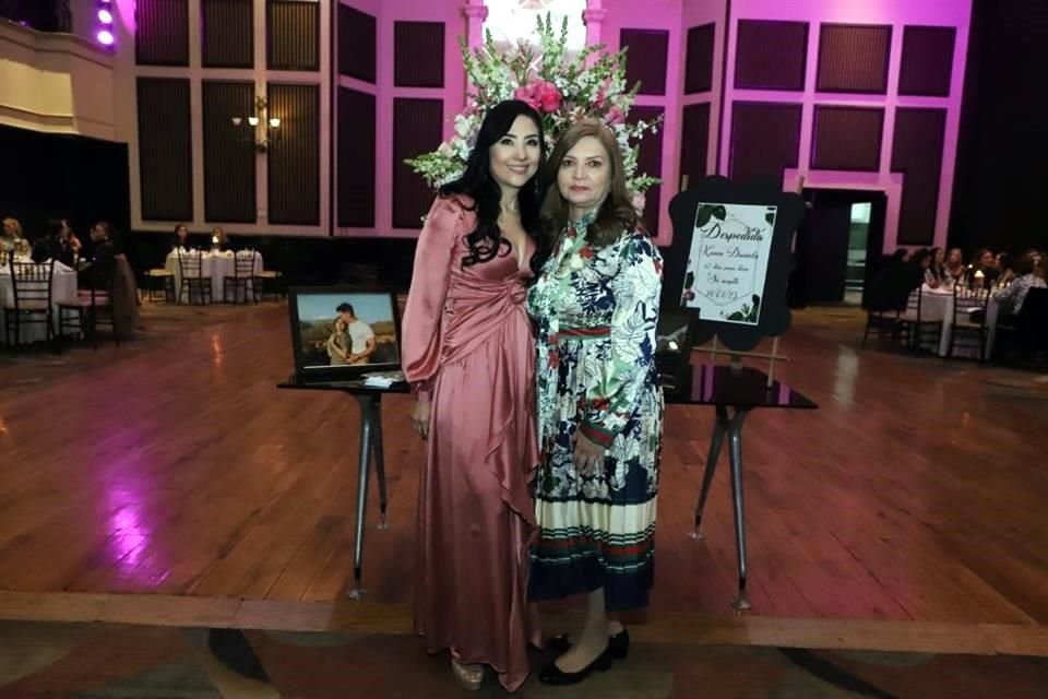 Claudia Salas Cortina y Carolina Torres