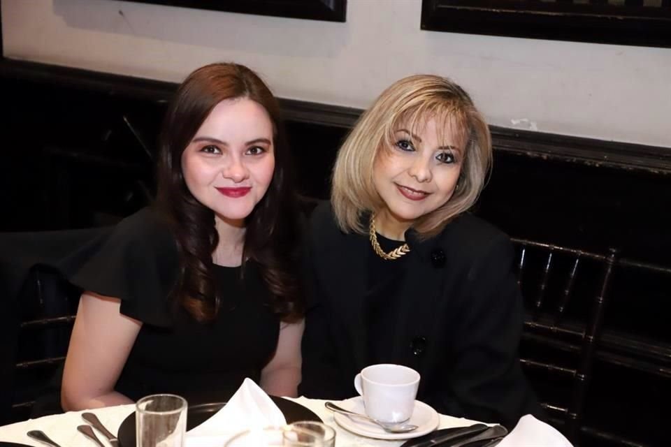 Estefany Cooper y Marián Cooper