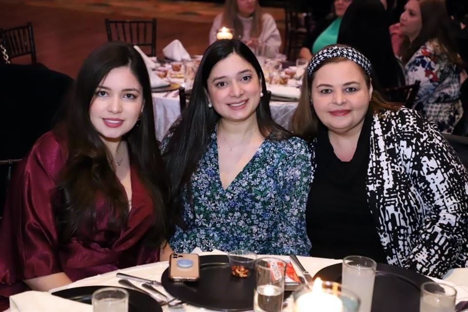 Karely de la Garza, Giselle de la Garza y Delfina Torres