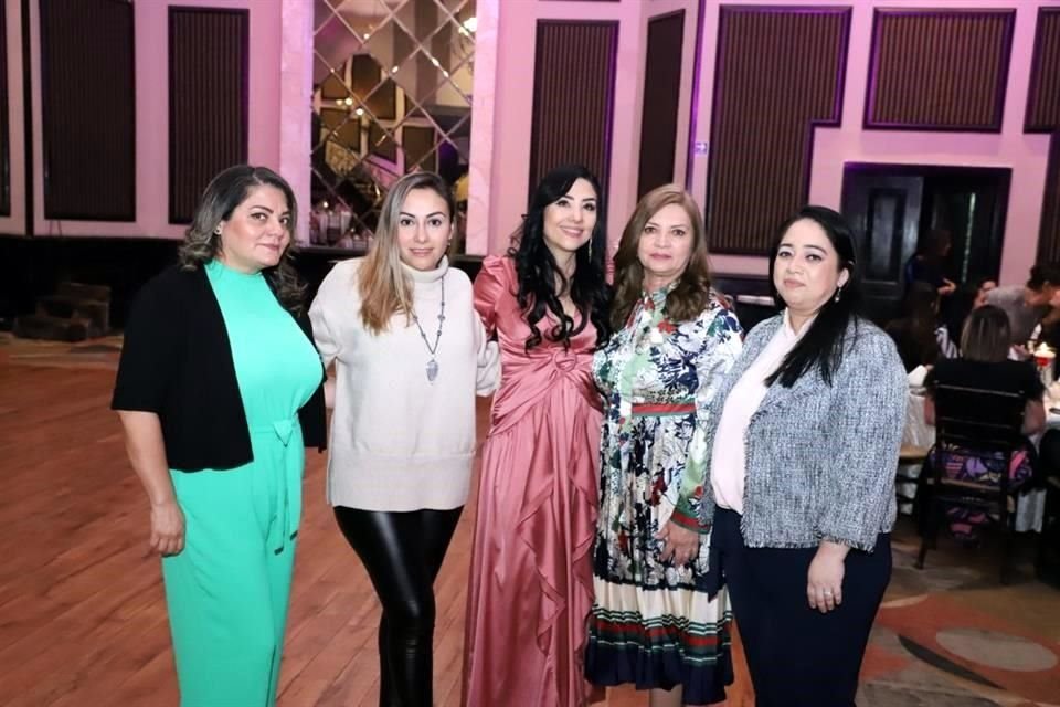 Martha Gómez, Nancy Cantú, Claudia Salas, Carolina de la Garza y Carolina Longoria