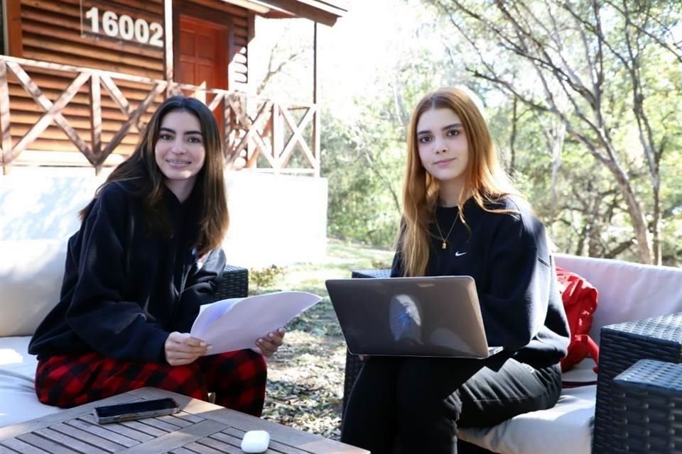 Paulina Solís Cruz y Sara López