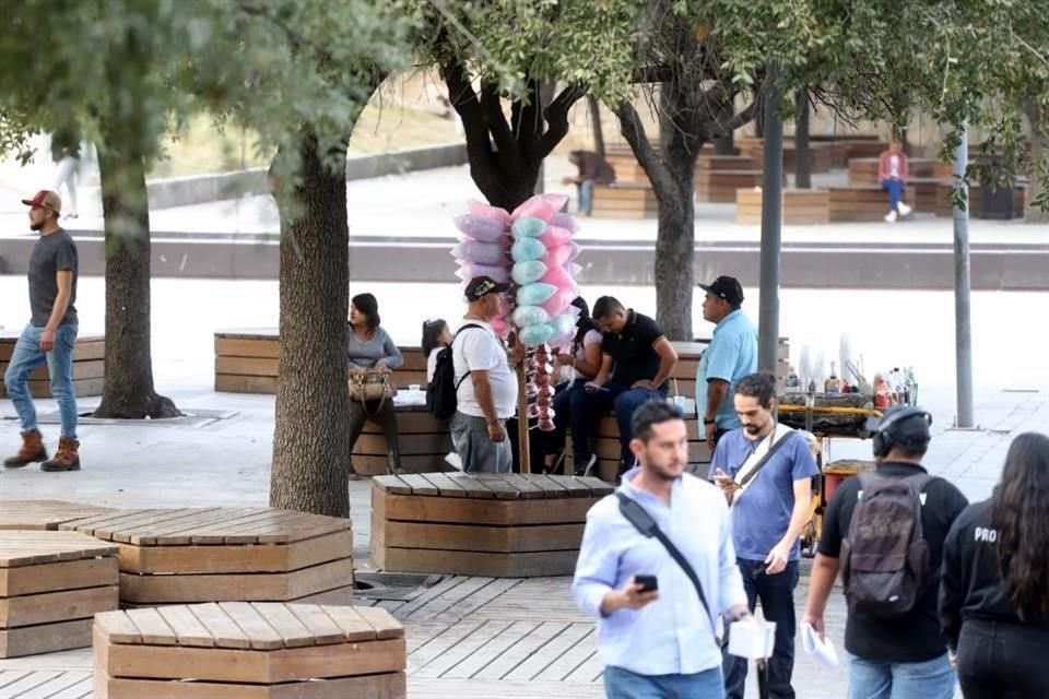 Sólo hubo algunos vendedores cerca del Paseo Santa Lucía.