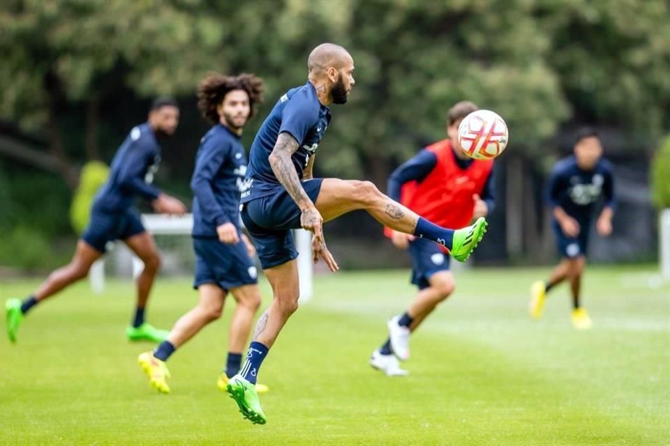 Alves debe cumplir con las autoridades españolas.