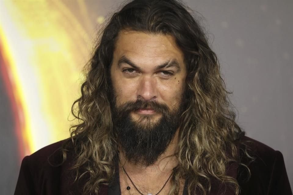 Jason Momoa presentó 'Deep Rising' en el Festival de Cine de Sundance, un documental sobre los peligros de la minería en los fondos marinos.