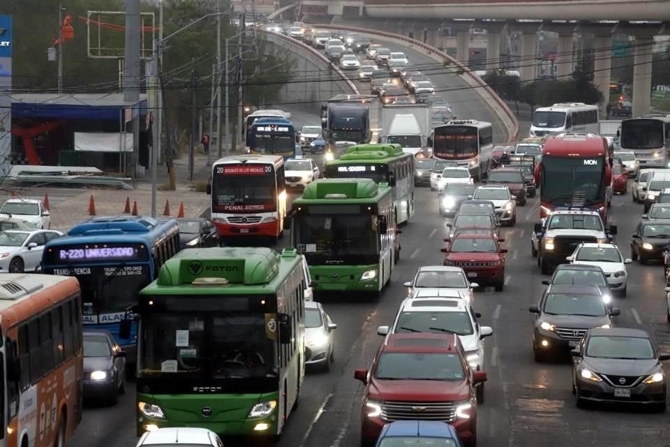 Una de las rutas sale de la estación del Metro General Anaya hacia la Universidad, en un trayecto de 7.1 kilómetros.