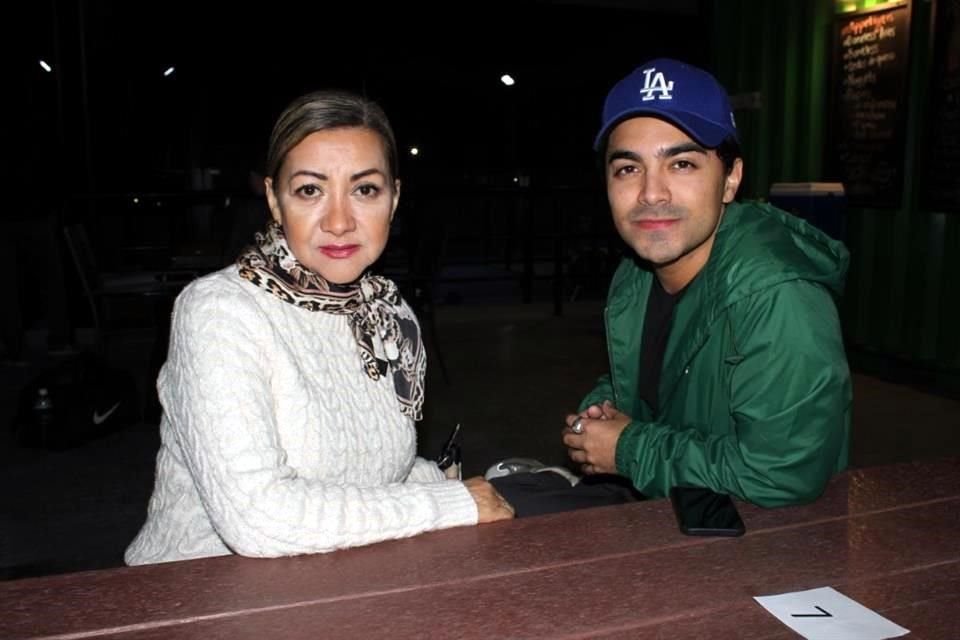 Diana Olmos y Mauricio Olmos