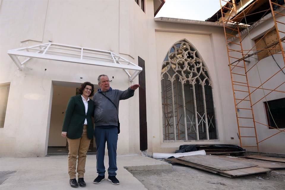 Mauricio Fernández recorrió La Milarca con la Cónsul de España en Monterrey, Carolina de Manueles Álvarez.