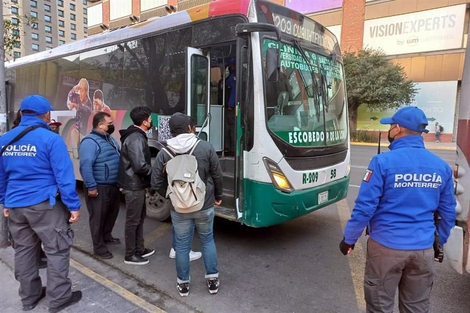 Alrededor de 20 elementos de la corporación se instalaron alrededor de las 8:00 horas sobre la Avenida Cuauhtémoc, entre Hidalgo y Ocampo.