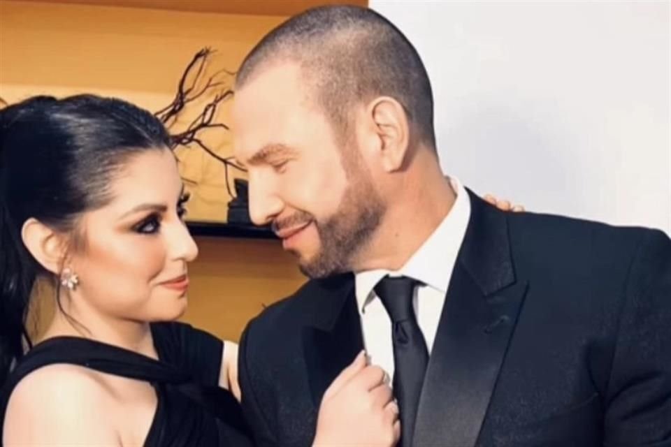 El actor Rafael Amaya ya no esconde su romance con Maritza Ramos, quien además de ser un soporte para salir de sus adicciones también es su mánager.