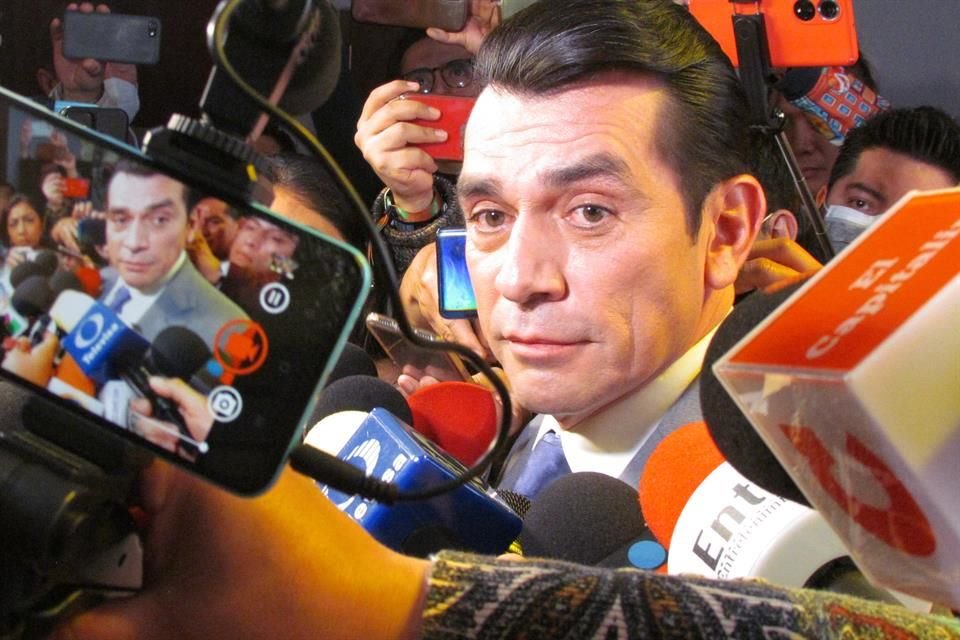 El actor Jorge Salinas negó haberle sido infiel a su esposa, Elizabeth Álvarez, con su nutrióloga; pide que ya no se hable del asunto.