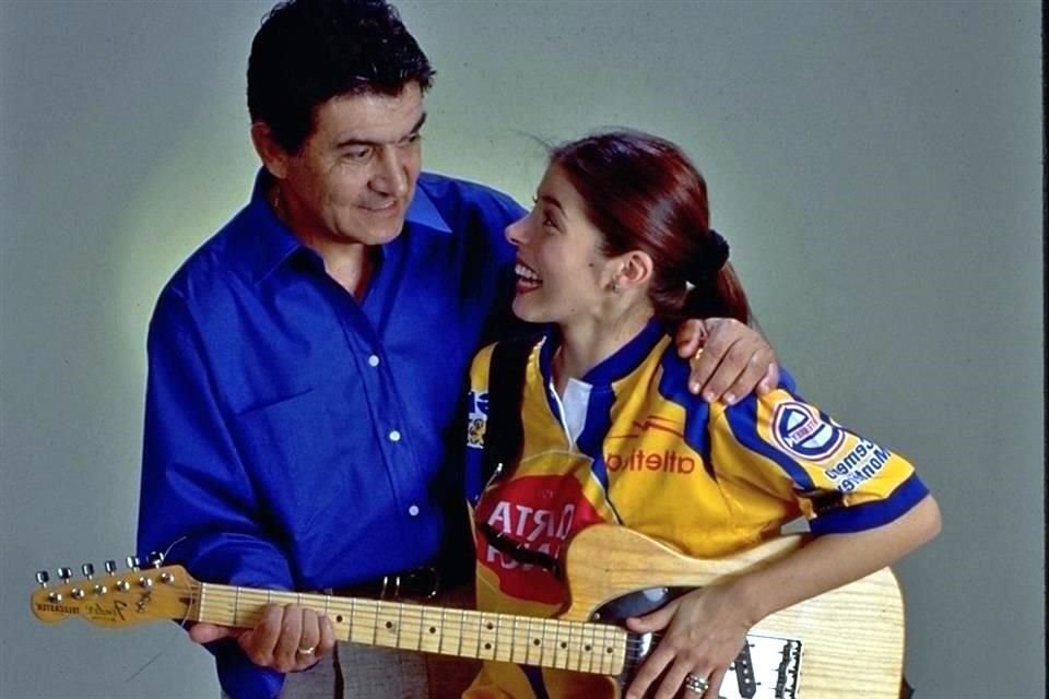 La cantante Ely Guerra, hija de Alberto, nació en Monterrey cuando el DT era jugador de Rayados.