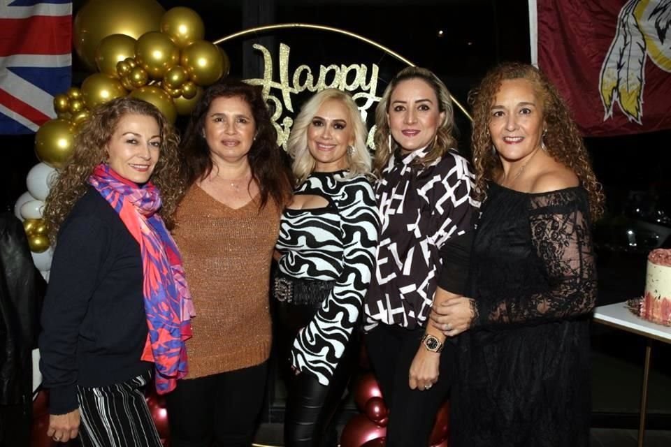 Lucero Garza, Lupita Rubio, Lily de Avendaño, Vero Luna y Claudia Buenrostro