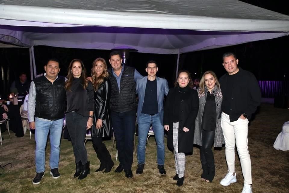 Jaime Valdés, Beba de Valdés, Angélica Montemayor, Francisco Candanosa, Christopher Pérez, Liliana Salinas, Adriana Maldonado e Israel Flores