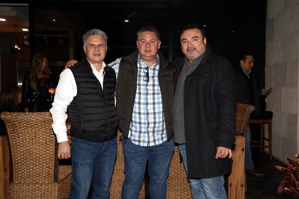 Santiago Candanosa, Carlos Candanosa y Alberto González