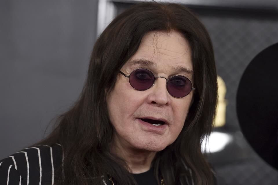 El músico Ozzy Osbourne anunció que dejará los escenarios tras presentar un deterioro en su salud desde hace cuatro años.