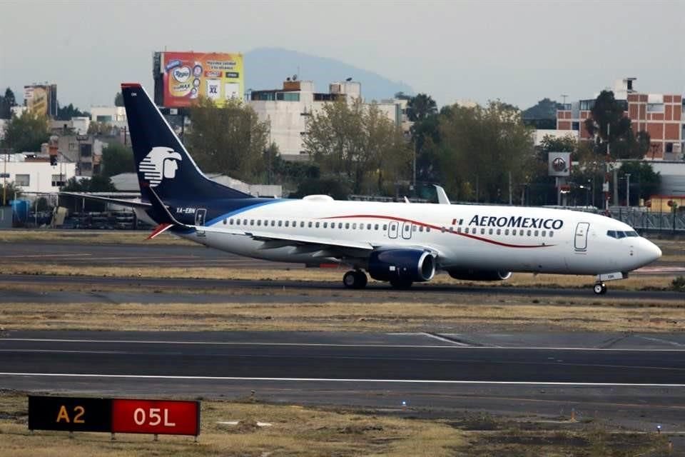 Pilotos se manifestaron este miércoles en San Lázaro para pedir diálogo sobre cabotaje.