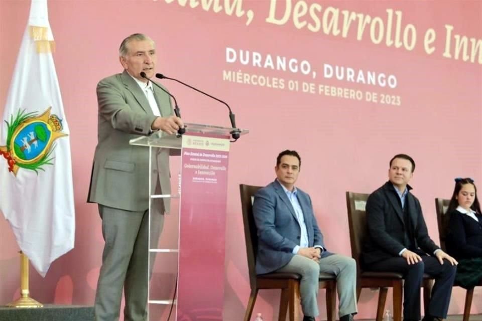 El Secretario de Gobernación participó en foros de consulta sobre el Plan de Desarrollo de Durango, acompañado por el Gobernador priista Esteban Villegas.