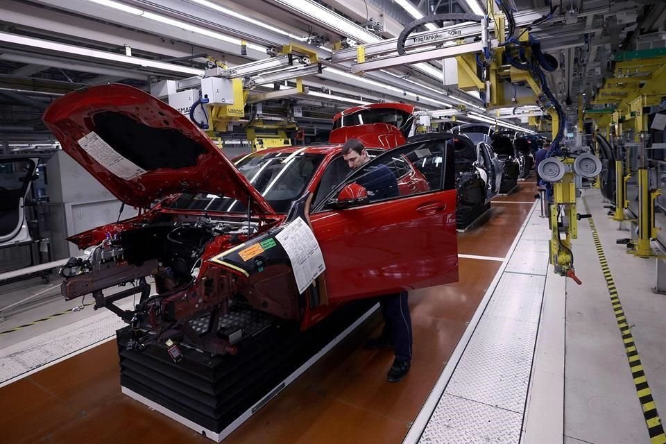 BMW produce tres modelos localmente desde su planta de ensamble de vehículos de San Luis Potosí: el BMW Serie 3, el Serie 2 Coupé y el M2.