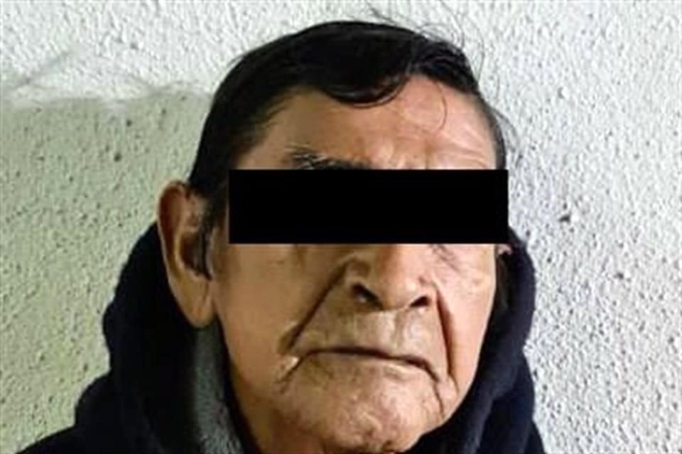Los agentes ministeriales detuvieron a 5 hombres y dos mujeres, a quienes les aseguraron armas de fuego, dosis de droga, balas y parches de tela con las siglas CJNG.