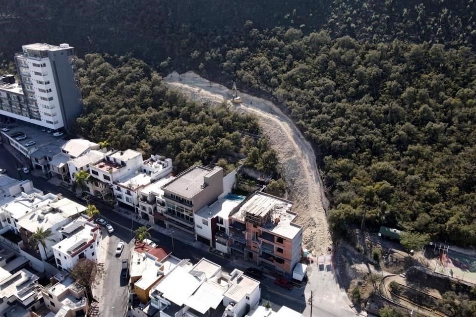 La Secretaría de Medio Ambiente estatal sostuvo en un comunicado que el proyecto está en una zona no urbanizable.