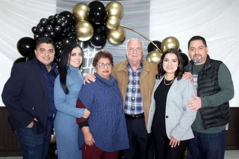 Fernando Guajardo, Nabile Herrera,  Yolanda Vargas, Felipe Guajardo, Yolanda Guajardo y Rafael Lozano