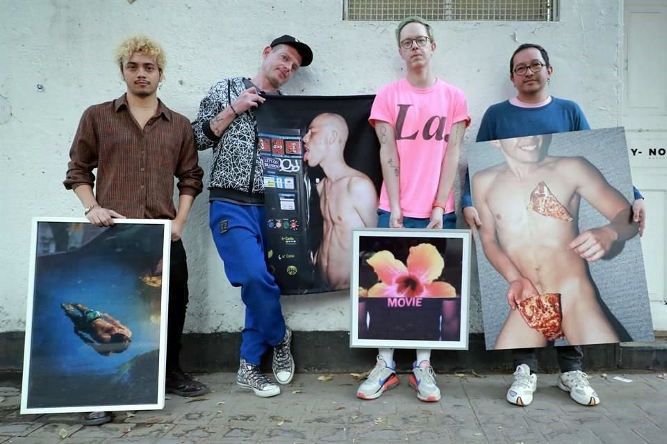 Donovan Quiroz, Slava Mogutin, Stuart Sandford y Tony Solís muestran parte de la obra que exhibirán en la galería Pequeños Bribones, en la muestra 'Bribones Libertinxs: Jotxs y recuerdos'.