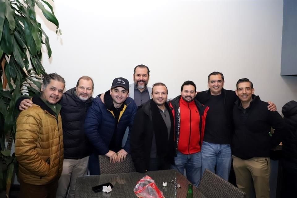 José Roberto Nevárez, Carlos Anzaldúa, Luis Carlos Valdés, Reynaldo Aguilar, Marcos Garza, Víctor González, Alejandro Flores y César Saucedo