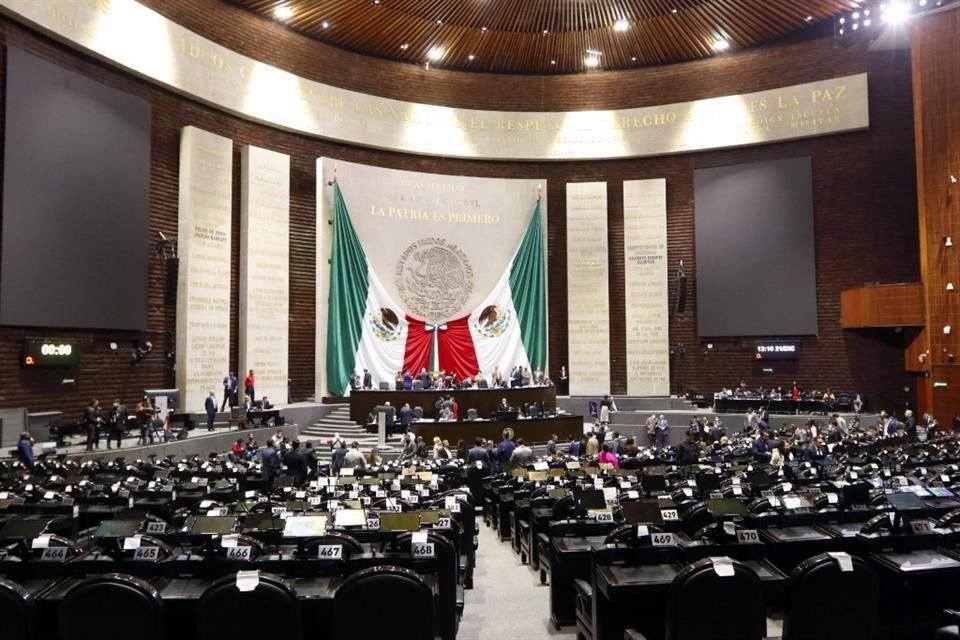 Morena en San Lázaro reculó en los límites a entidades en gasto de publicidad al presentar reforma que permite gasto sin restricciones.