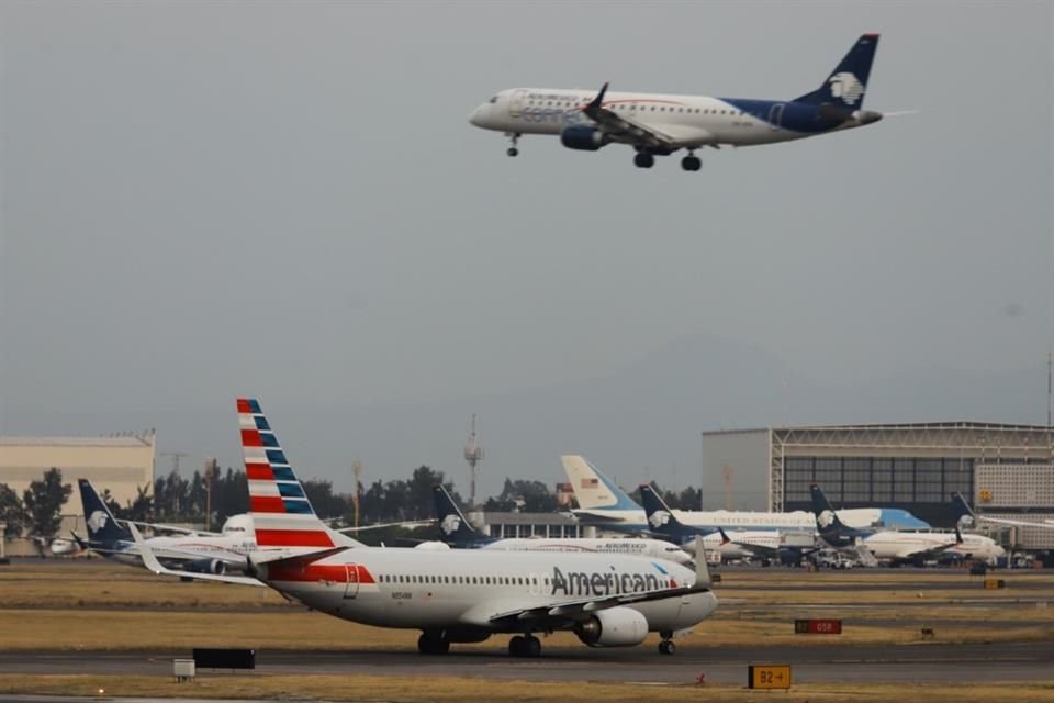 Aviones en el Aeropuerto Internacional de Ciudad de México.