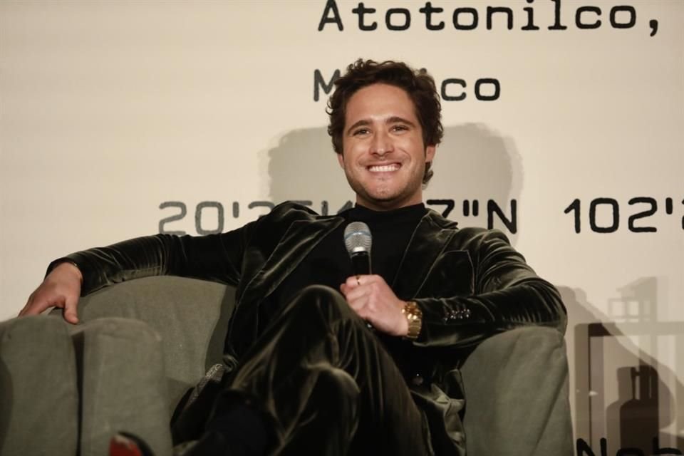 El actor y productor, Diego Boneta, lanzó su propia marca de tequila, llamada: 'Defrente', con el que busca enaltecer al País.