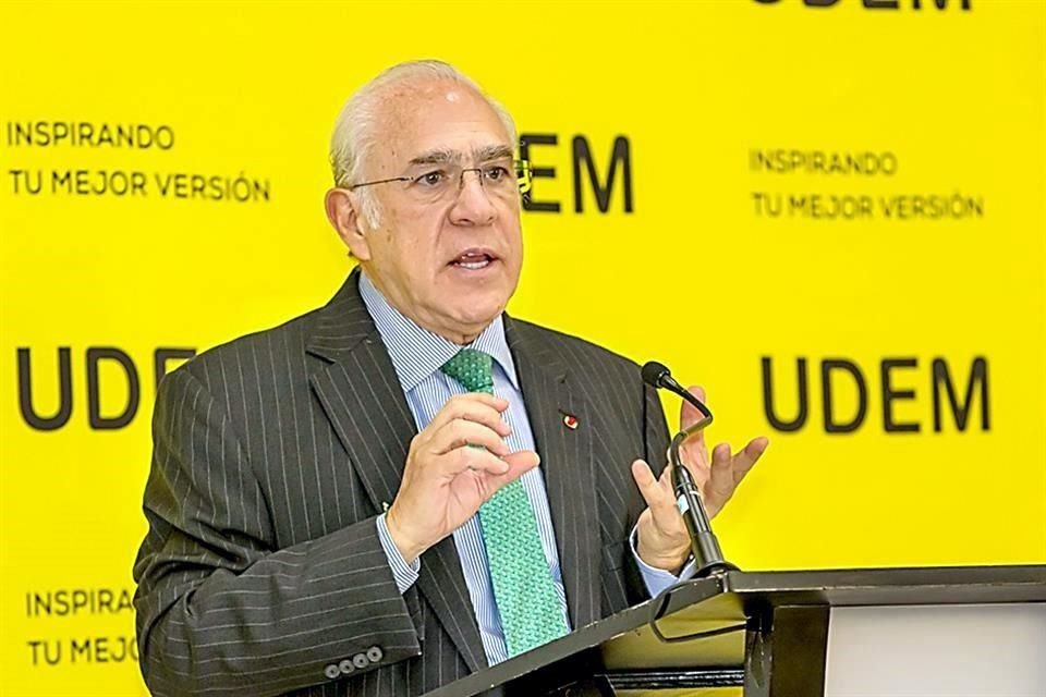 'Se necesita que la próxima administración empiece, casi desde el primer día, con un proyecto de reforma fiscal para que le dé más recursos (al Ejecutivo) para que pueda cumplir sus mandatos', dijo.