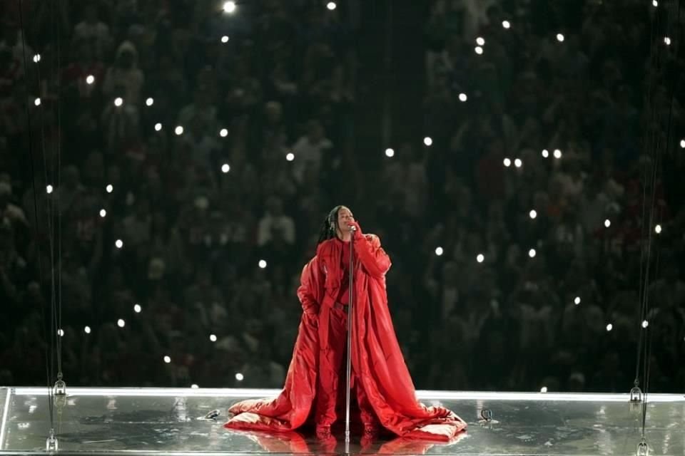 Esta es la primera vez que Rihanna actúa en televisión en vivo desde 2018.